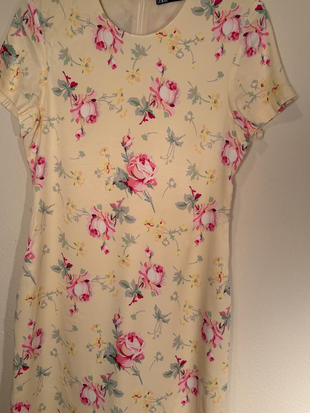 Zara Lt Yellow Short Sleeve Dress wPink Rose Floral Print Cutout Slits - Picture 15 of 16